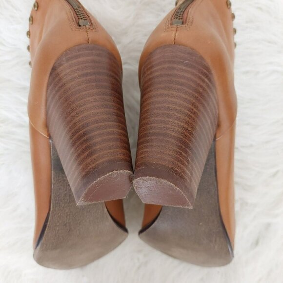 B Makowsky Womens Size 10W Quincy 3.5 Heeled Ankle Booties Brown Leather Studded - Picture 10 of 12